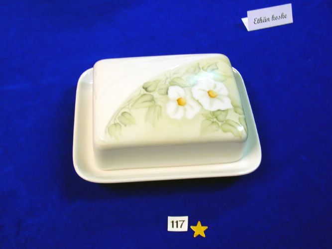 117. Juustokupu (posliini, 1998, 13 x 15) * [Klikkaa isommaksi kuvaksi]